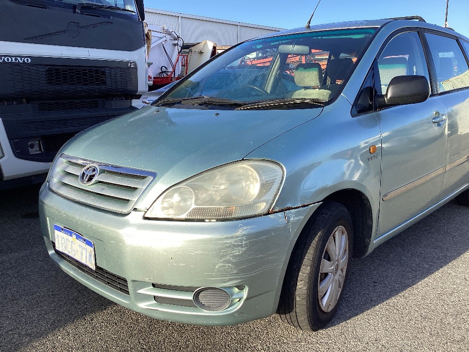 2001 Toyota Avensis LI Petrol