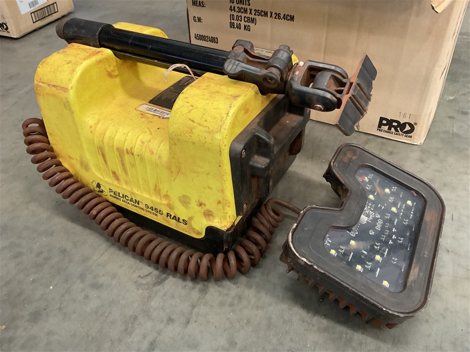 Portable LED Light Pelican 9455 Rals