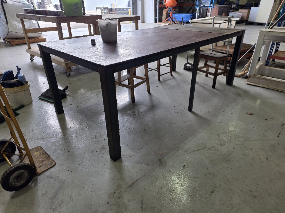 <p>Wooden Top Work Bench</p>
