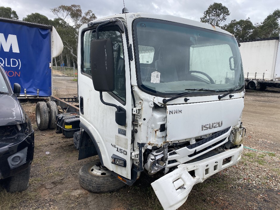 <p>2017 Isuzu NNR   4x2 Cab Chassis - (WOVR - Stat-Write Off)</p>
