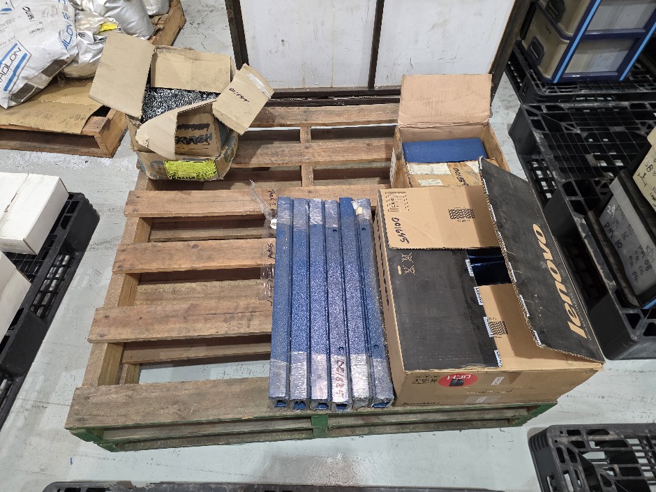 <p>Miscellaneous Pallet</p>
