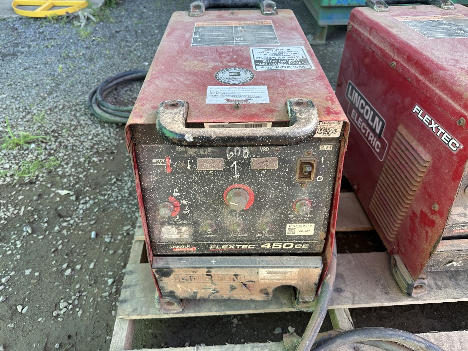 <p>Lincoln Flextec 450CE Welder</p>