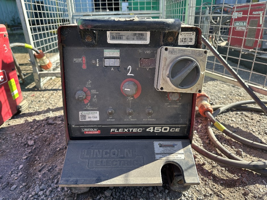 <p>Lincoln Flextec 450CE Welder</p>