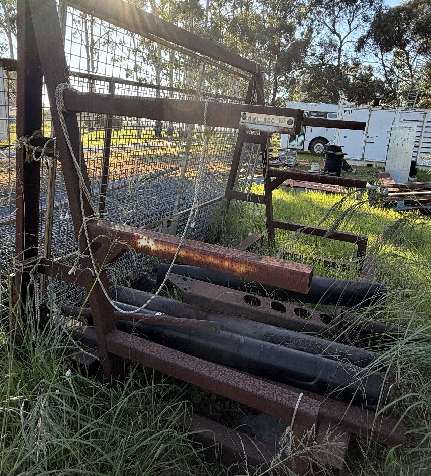 <p>Heavy Steel Rack 800kg</p>