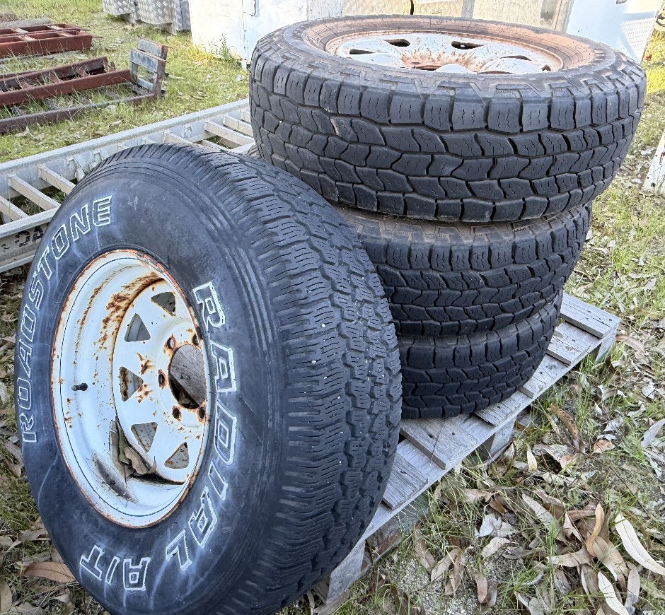 1x Pallet Hilux Rims and Tyres