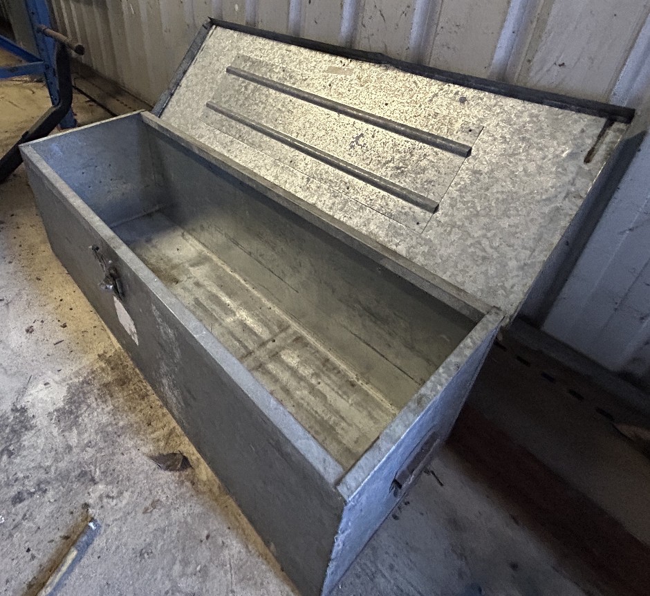 <p>3x Steel Toolboxes Three Sets</p>