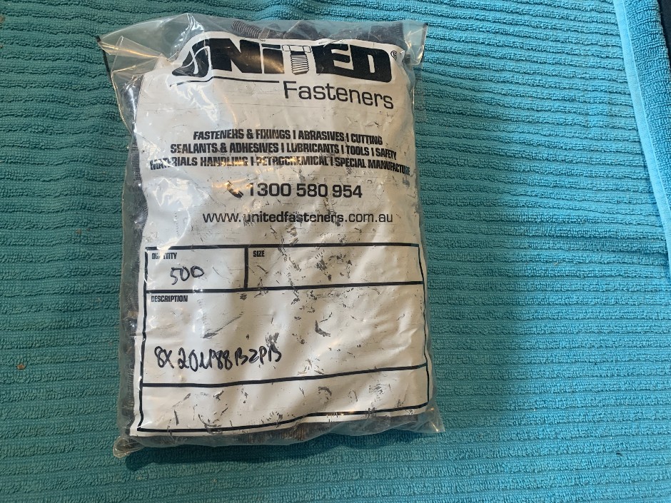 <p>2 x Packets of United Fasteners (Unused)</p>