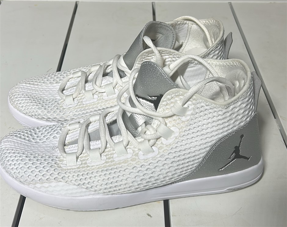 NIKE Air Jordan Reveal 'Metallic Silver'