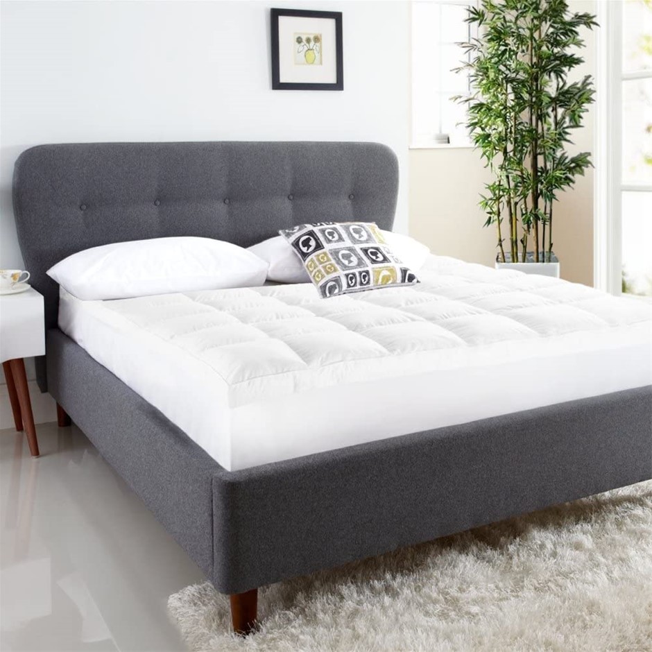 LUXOR Bamboo Blend Mattress Topper/Pad (Queen), Australian Made. NB: Slight