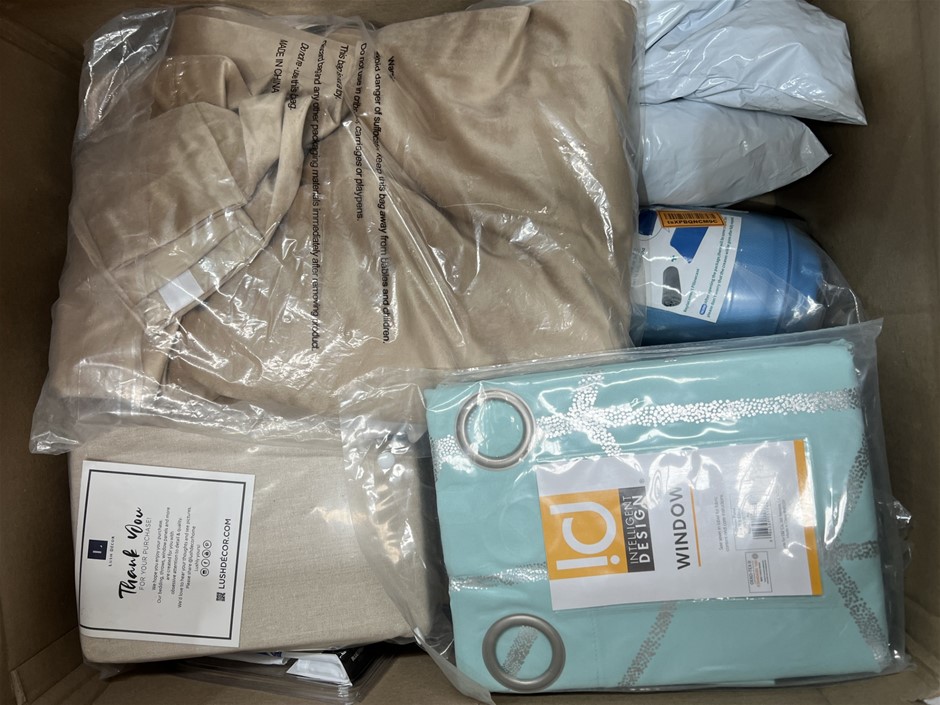 10 x Assorted Curtains/Bedding Products. NB: Photo as is. Some not in origi