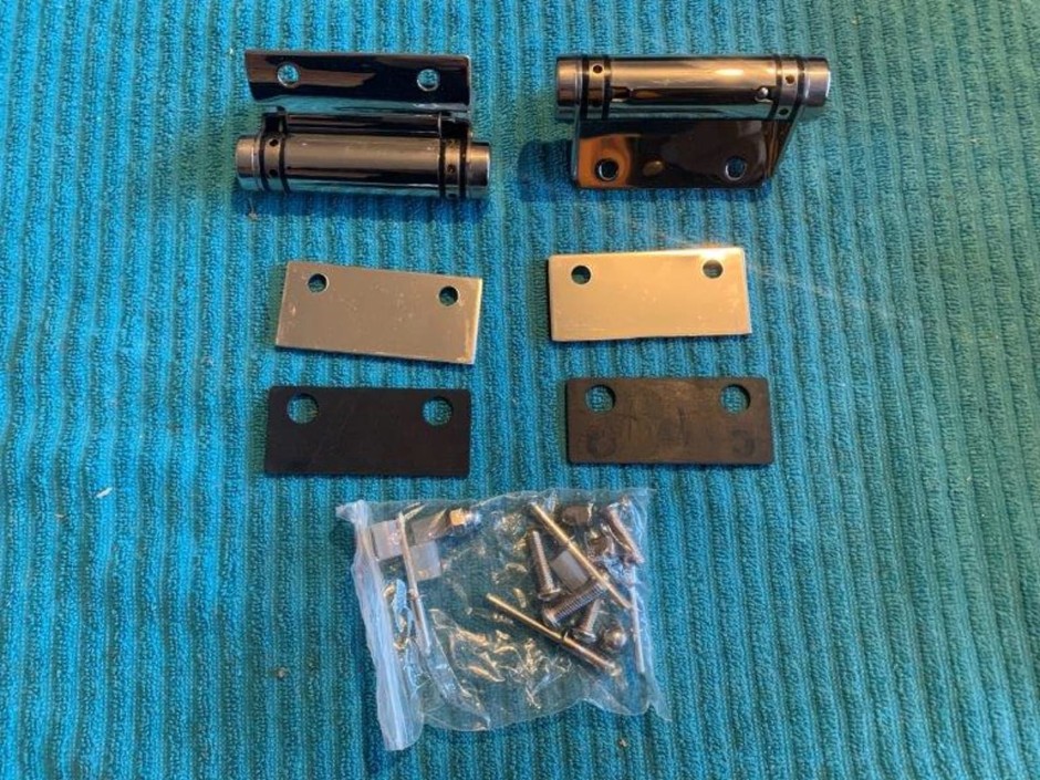 3 x Spring Hinges, Round Post (Unused)