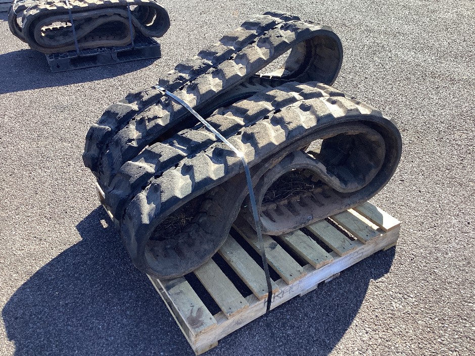 <p>Used Loader Rubber Tracks</p>