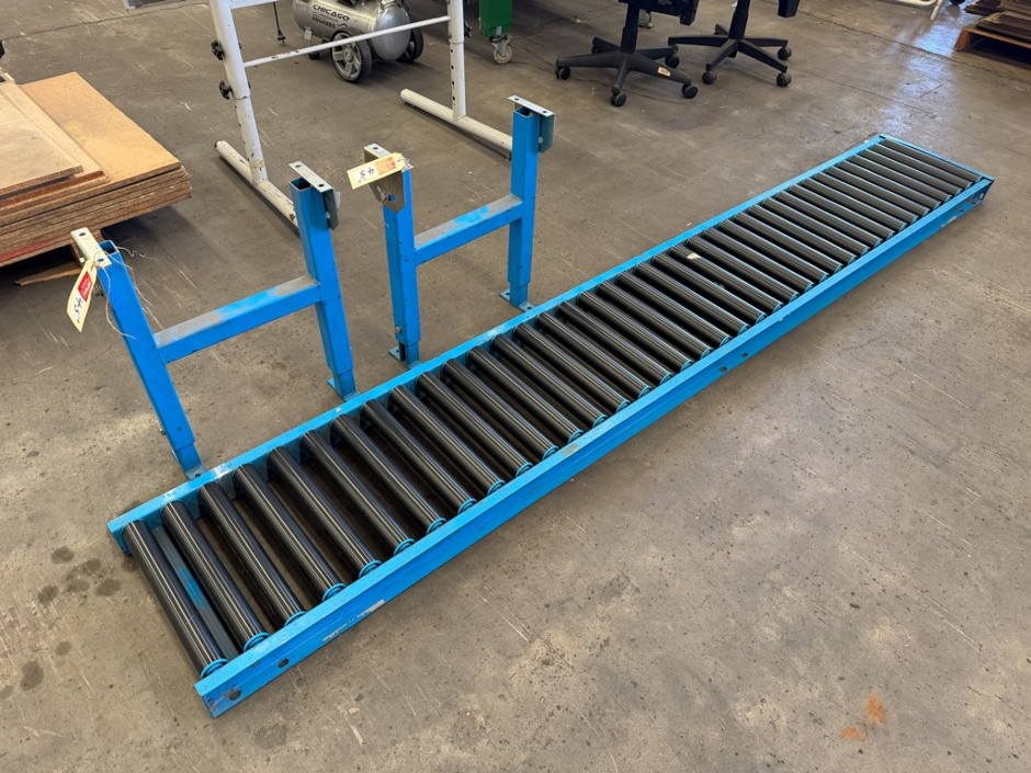 <p>Feed Roller Stand</p>
