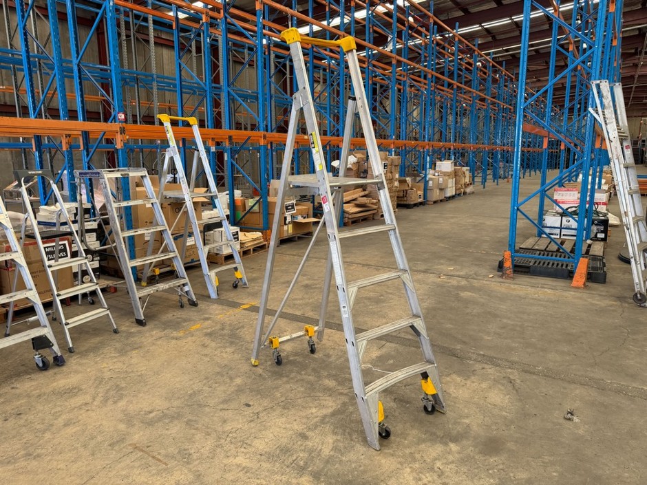 Bailey Mobile Platform Step Ladder