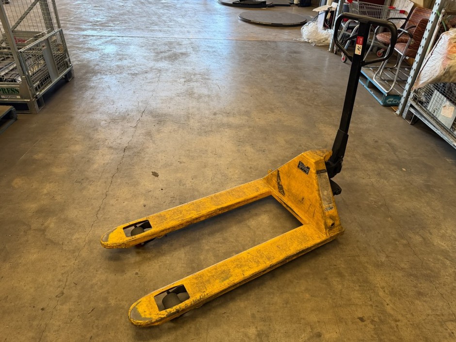 <p>Hydraulic Pallet Truck</p>