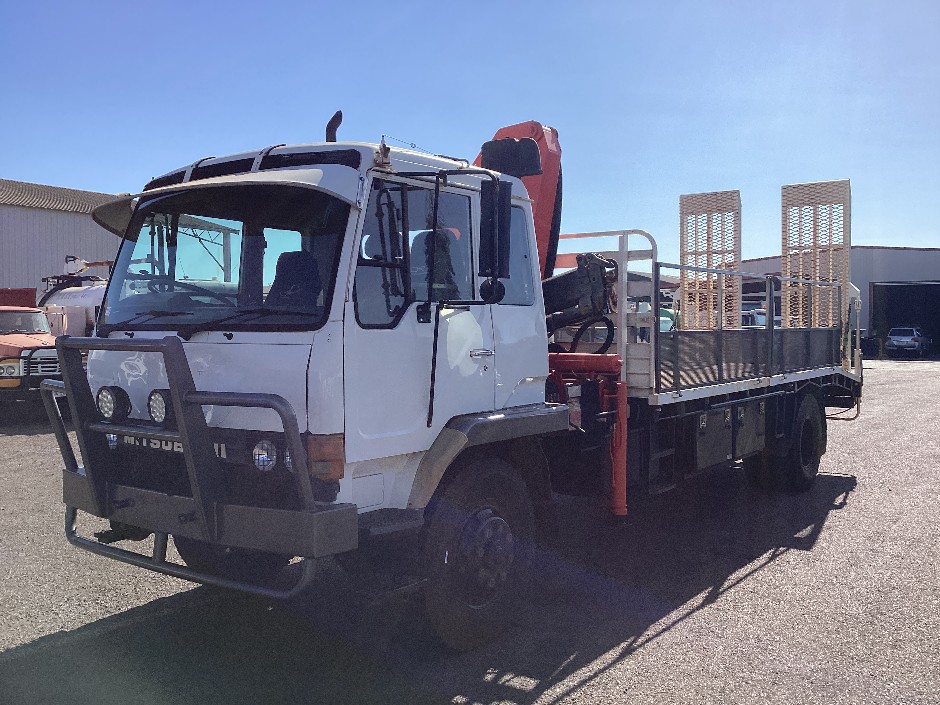 <p>1992 Mitsubishi FM517MS   4x2 Crane Truck</p>