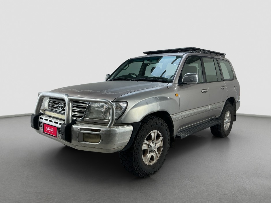 2004 Toyota Landcruiser Sahara Petrol