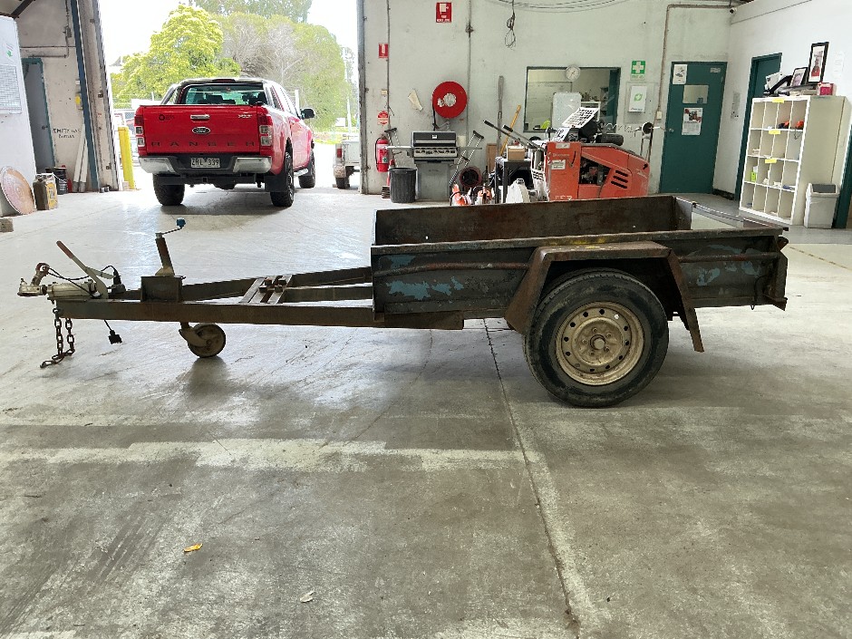 <p>2000 Australian Trailers 6x4 Single Axle</p>