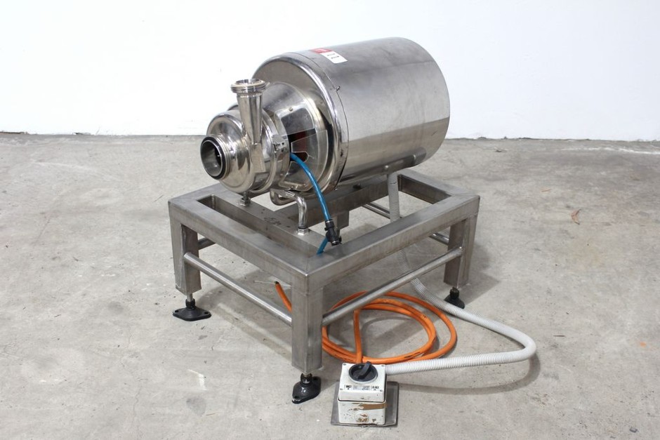 <p>Stainless Steel Sanitary Centrifugal Pump, 4kw</p>
