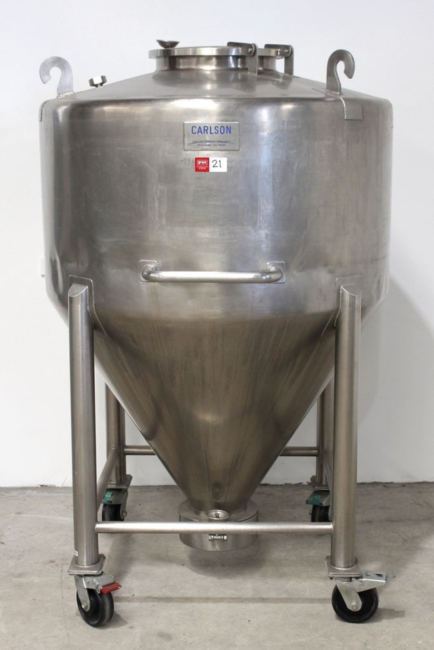 <p>900L Stainless Steel Tote Hopper</p>