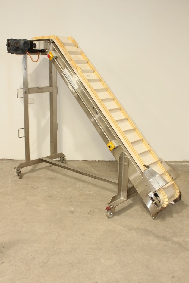 1.8m Cleated Belt Elevator, 250mm wide