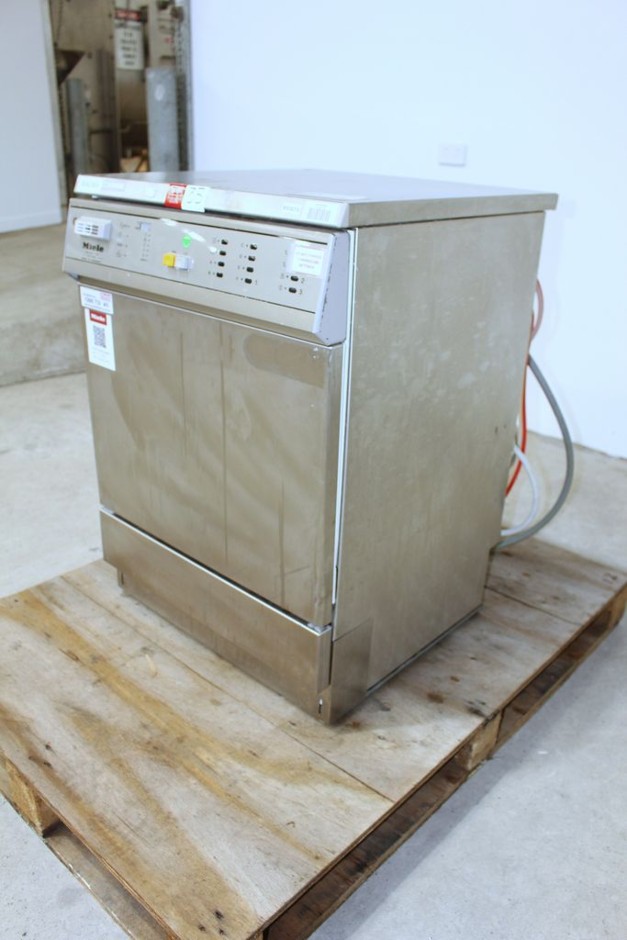 <p>Miele G 7783 Lab Washer</p>
