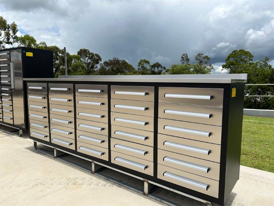 30 Drawer Stainless Steel Work Bench (Low Type)(Unused)