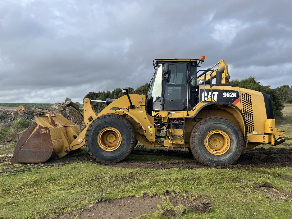 <p>2015 Caterpillar 926K Wheeled Loader - Located Tasmania</p>