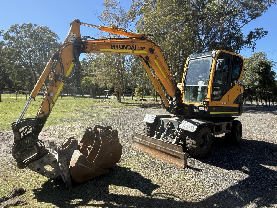 <p>Hyundai Robex 60w-96 Wheeled Excavator</p>