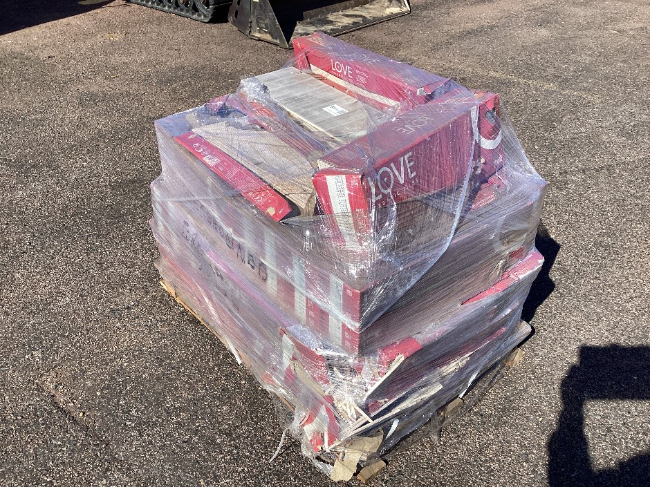 <p>Pallet of Assorted Tiles Totora 20cm x 60cm</p>