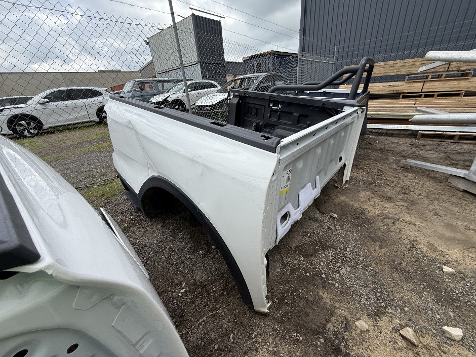 <p>Unknown Model Ute Tray</p>