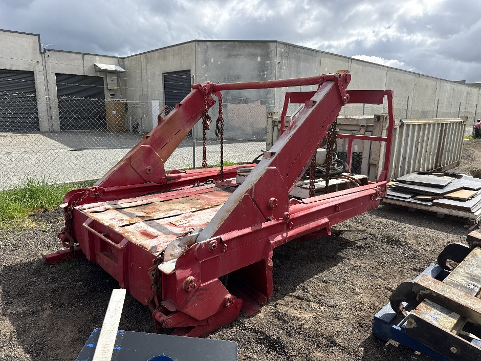 <p>Hydraulic Truck Mounted Skip Bin Loader Assembly</p>