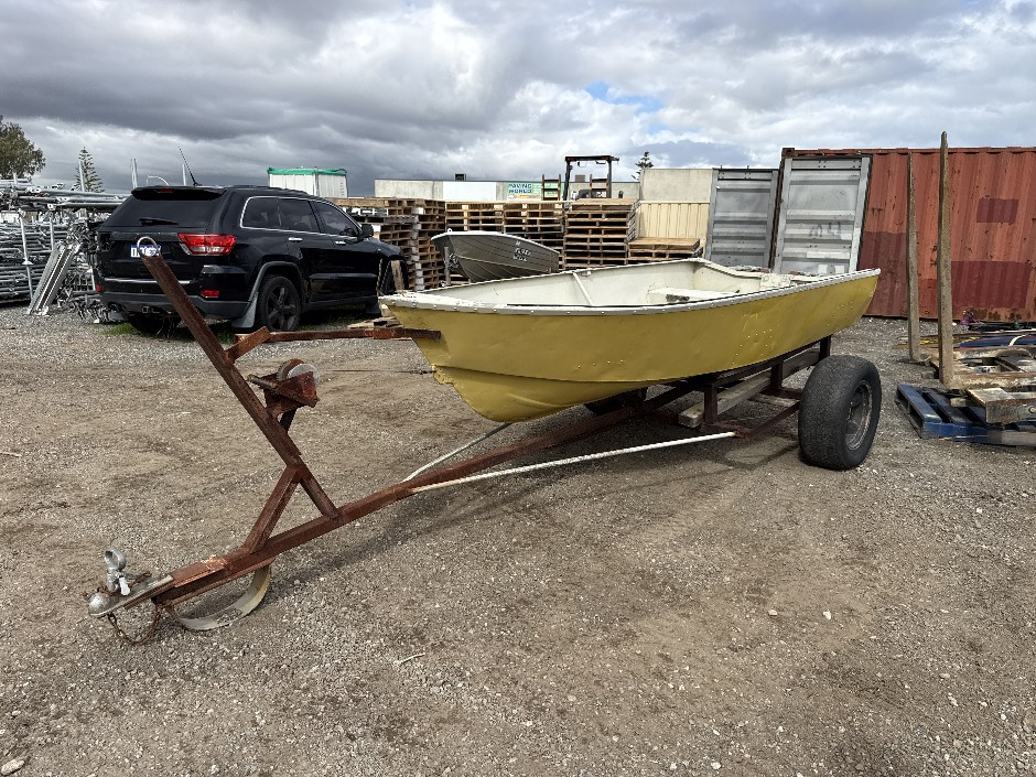 Aluminium open dinghy + trailer