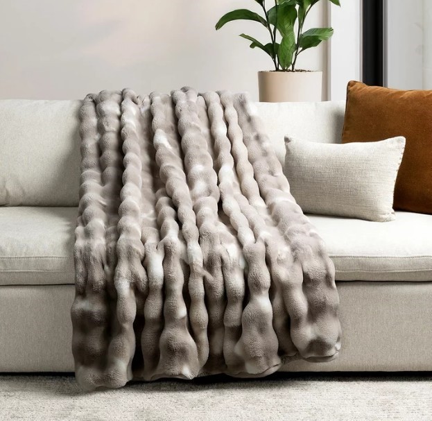 House & Home Bubble Faux Fur Throw 152 x 177cm Marble Taupe. NB: not in ori