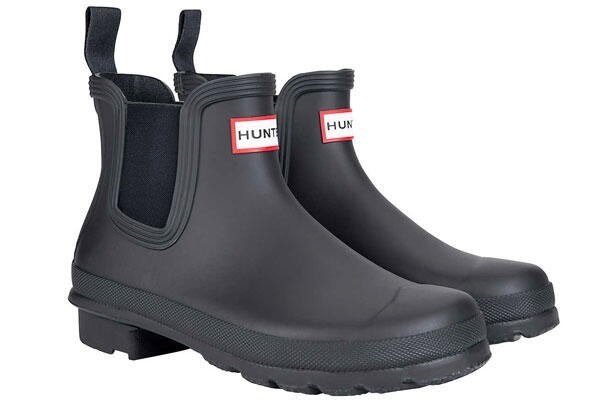 HUNTER Women's Original Chelsea Short Boots, Size US6 / UK4 / EU37, Black,