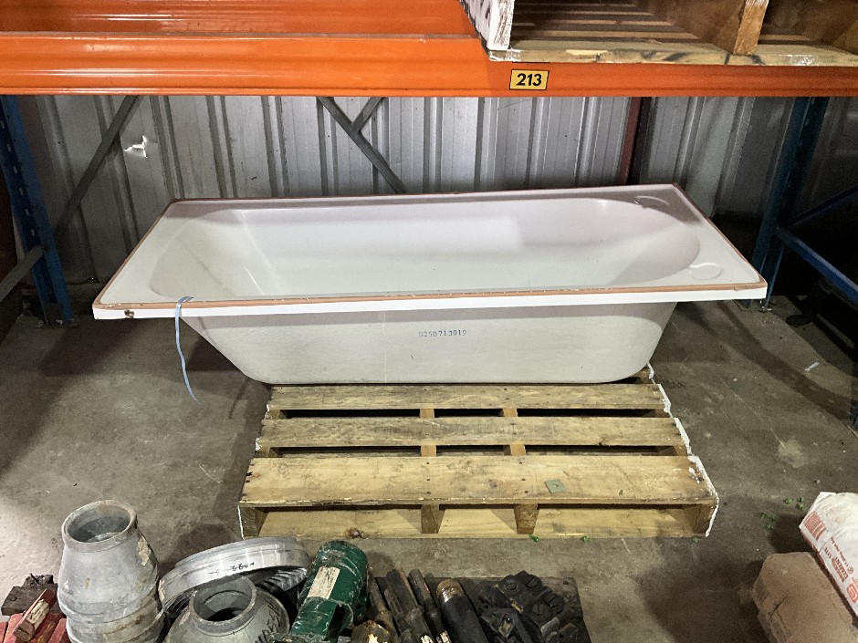 <p>Bath tub - Unused</p>