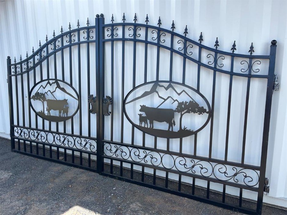 Set of 2 8ft Cow Design Wrought Iron Style Gates(Unused)