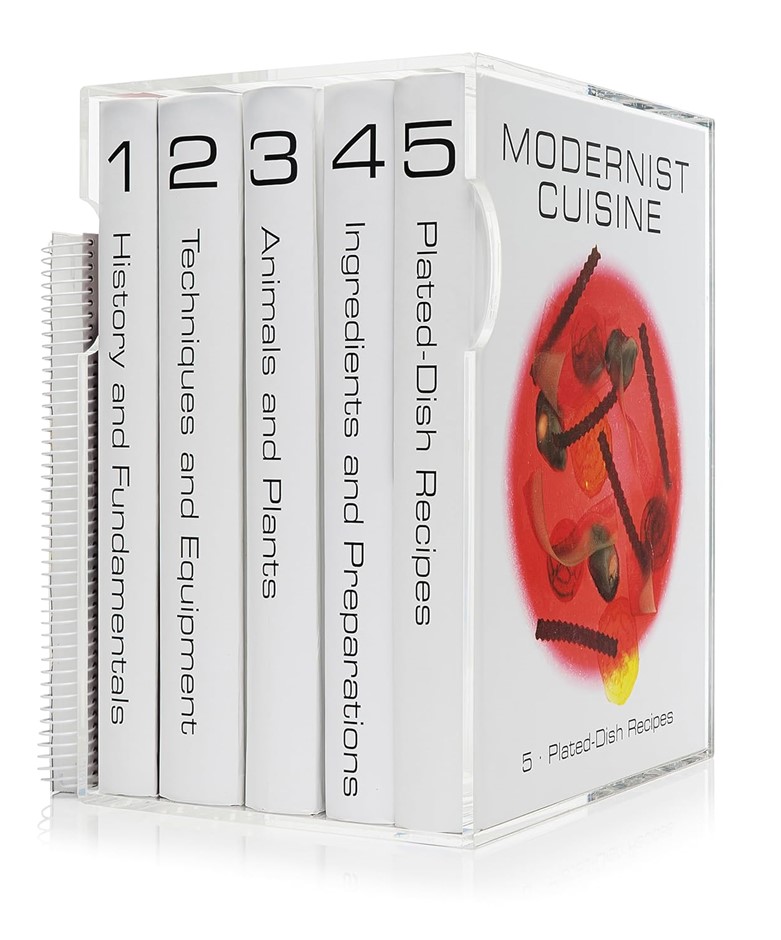 MODERNIST CUISINE The Art and Science of Cooking (Hardcover).