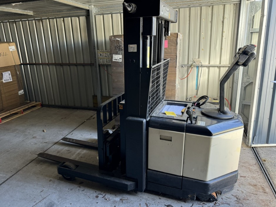 Crown 30WR3000TT152 Electric Walkie Staker