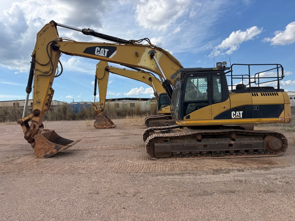 <p>2008 Caterpillar 329DL Excavator</p>