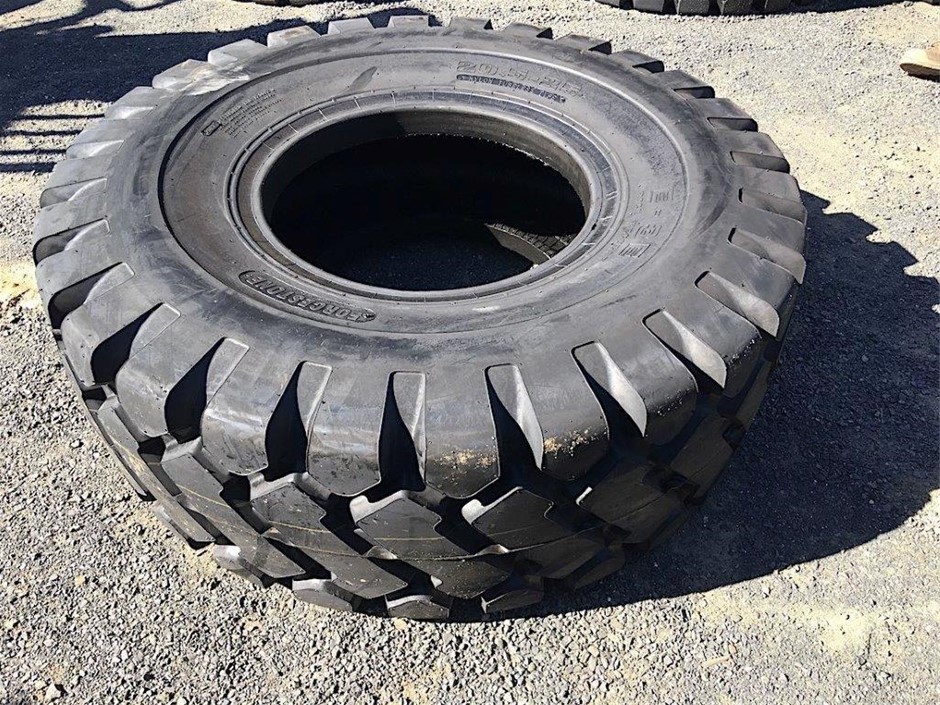 Quantity of 1 20.5-25 Earthmoving Tyre(Unused)