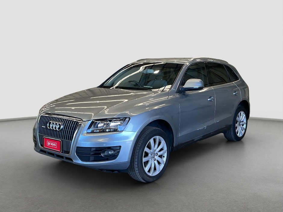 2010 Audi Q5  Petrol