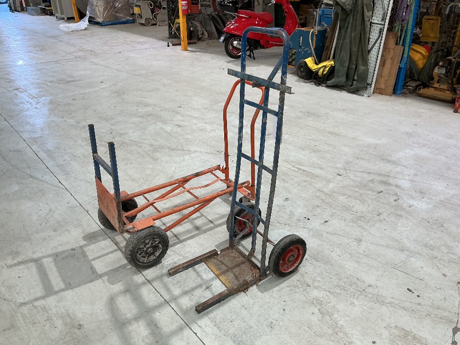 <p>2x Sack Trolleys</p>