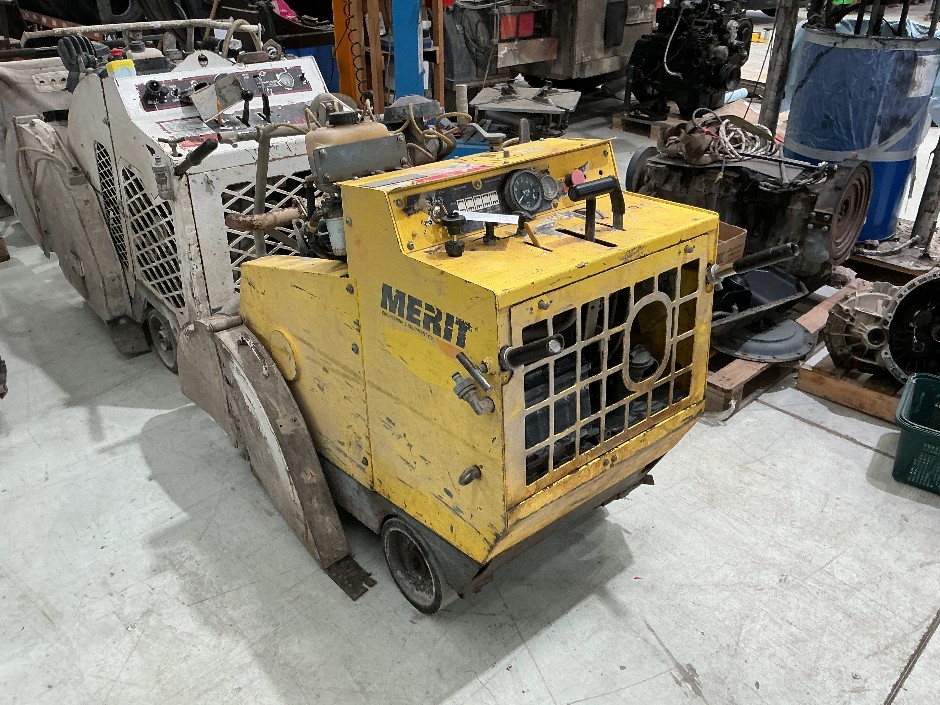 <p>Merit 44 Road Saw</p>