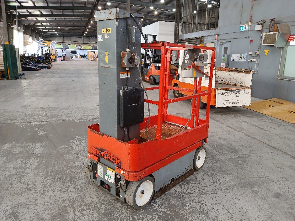 <p>2016 SkyJack SJ16 Electric Manlift</p>