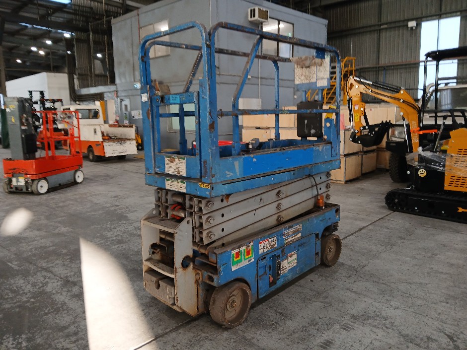 <p>2010 Genie GS-1932 Electric Scissorlift</p>