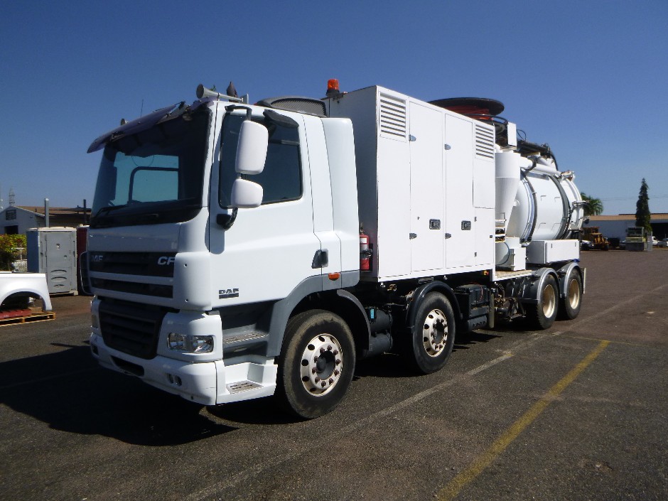 <p>2011 DAF CF7585 8X4   Vacuum Truck</p>