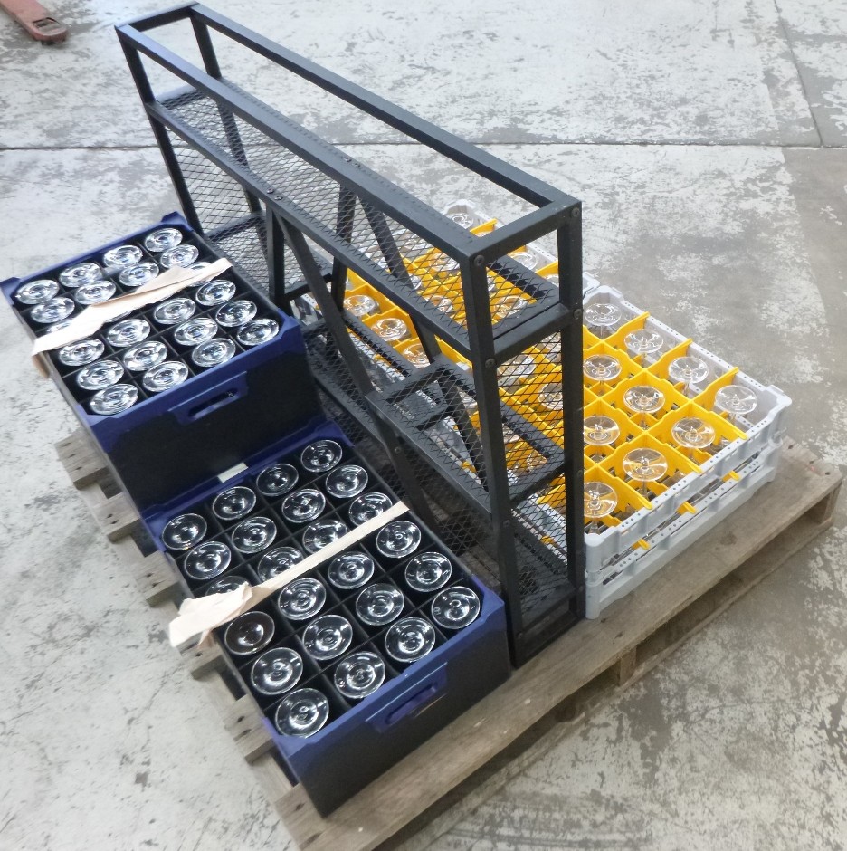 <p>Pallet Of Assorted Glassware & Wine Wall Shelf</p>
