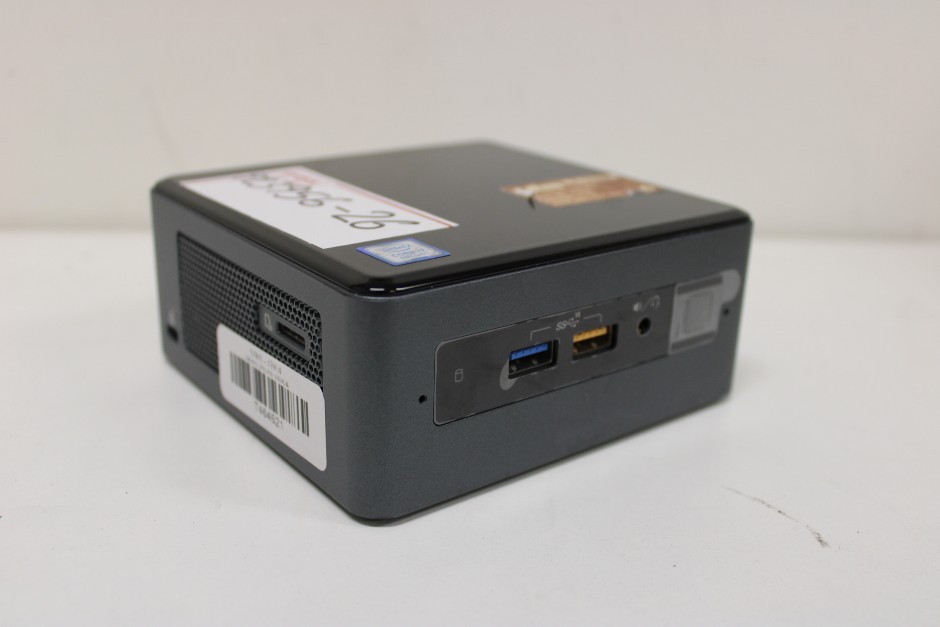 INTEL NUC8I7BEH