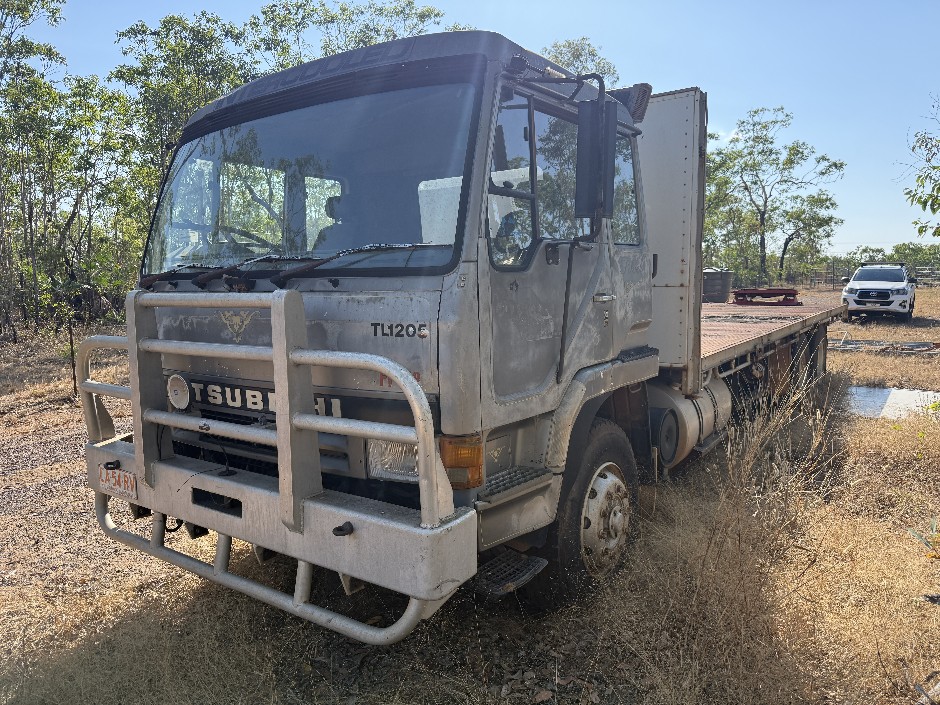 1993 Mitsubishi Fuso FP418 Flatbed Truck